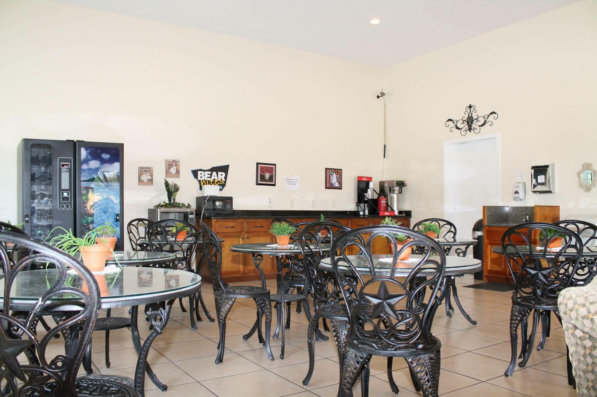Travelers Inn Kingsland Zewnętrze zdjęcie